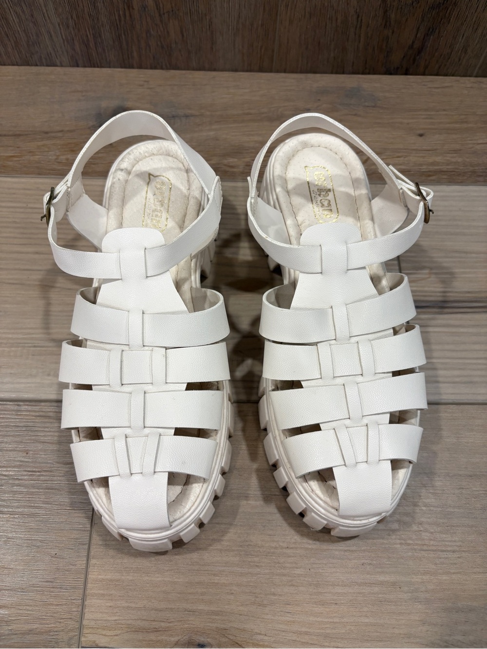 Urban Wcklass White Leather Strappy Platform Fisherman Sandals size 7